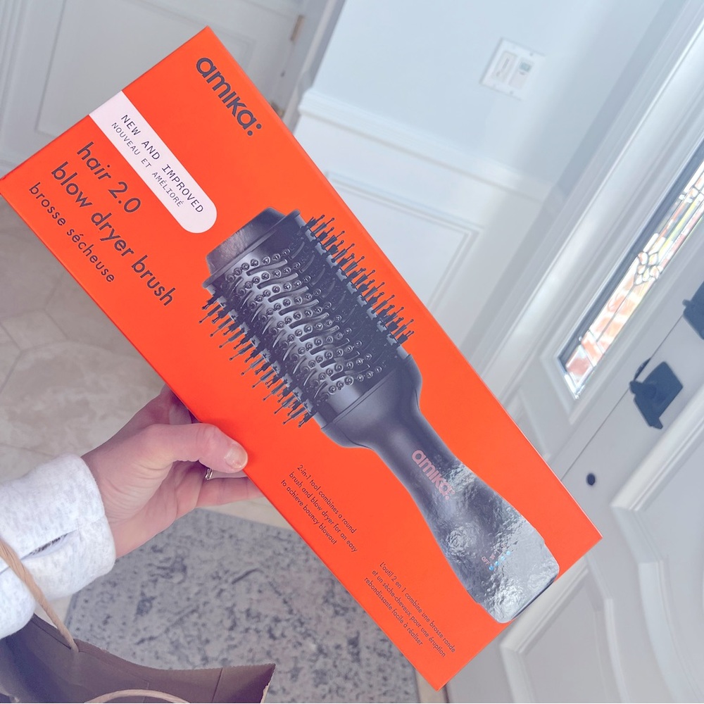 New Amika 2.0 blow dry brush! New in box ! Get 10% off retail!
